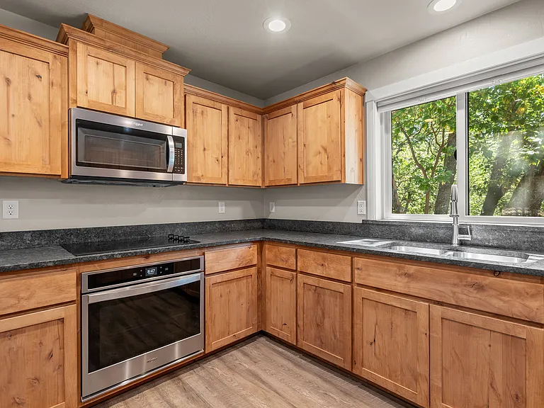 459 Hudson Ln — Photo 16