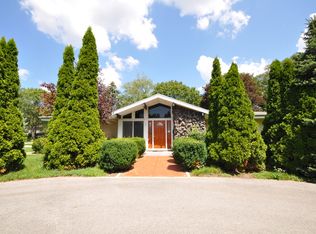 516 Chestnut Ln, Darien, IL 60561