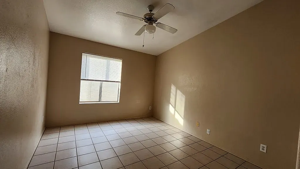 3 bed, 1741 sqft, $2,400 — Photo 3