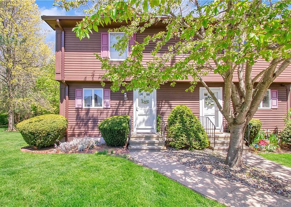 1st image of 121 Candlewood Dr #121