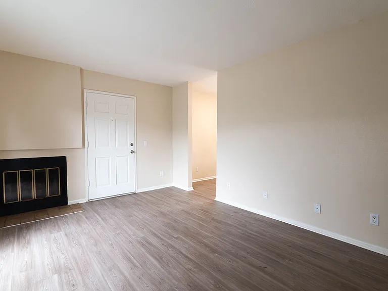 Melrose Manor Apartments - Riverside, CA — Photo 58