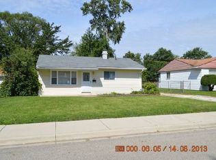 20 Thrush St, Carpentersville, IL 60110