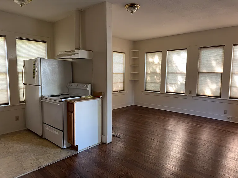720 Blandin St — Photo 2