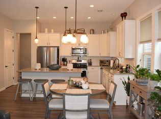 8148 Arrowwood Ln N, Maple Grove, MN 55369