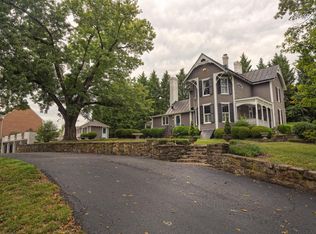 5555 Valley Dr, Roanoke, VA 24018