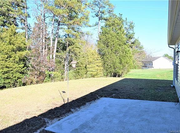 3rd image of 3317 Alderpoint Ln