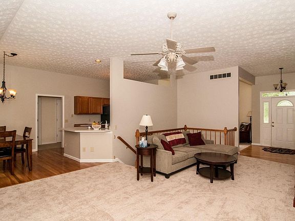 4th image of 6243 Davon Ct