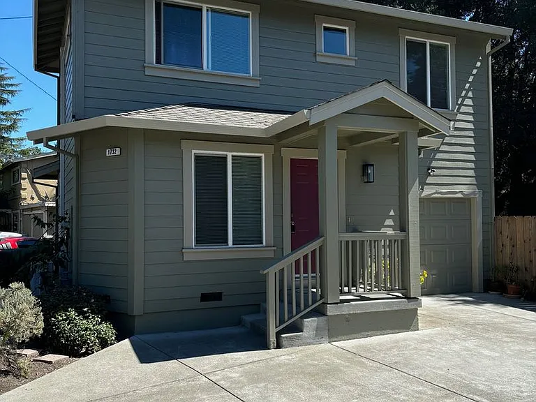 1732 Mount Olive Dr — Photo 1