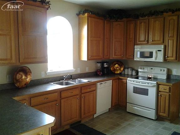 4th image of 6127 Fountain View Dr