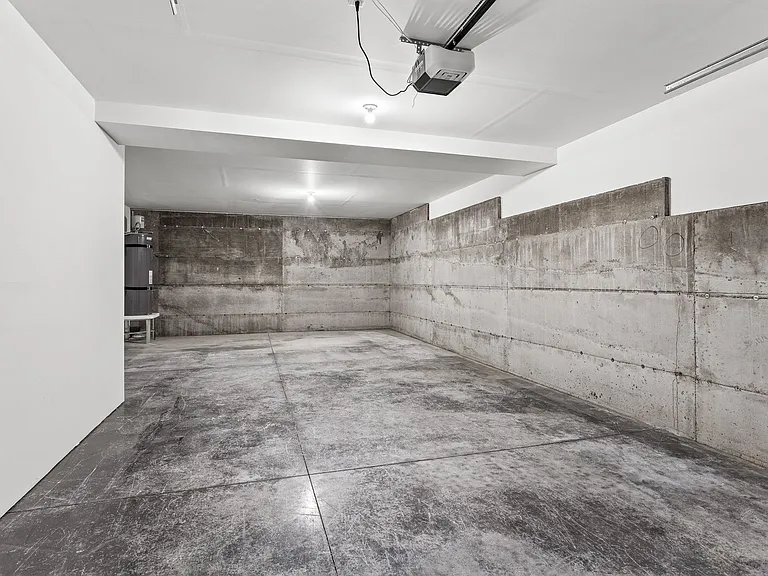 6716 W Washington Ave — Photo 23