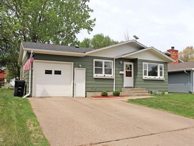 620 N 18th St, Bismarck, ND, 58501