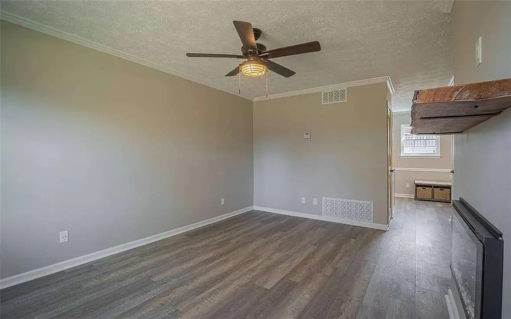 2 bed, 1.5 bath, 986 sqft, $1,700 — Photo 3