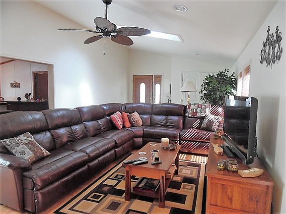 4th image of 11397 Crestwood Ave