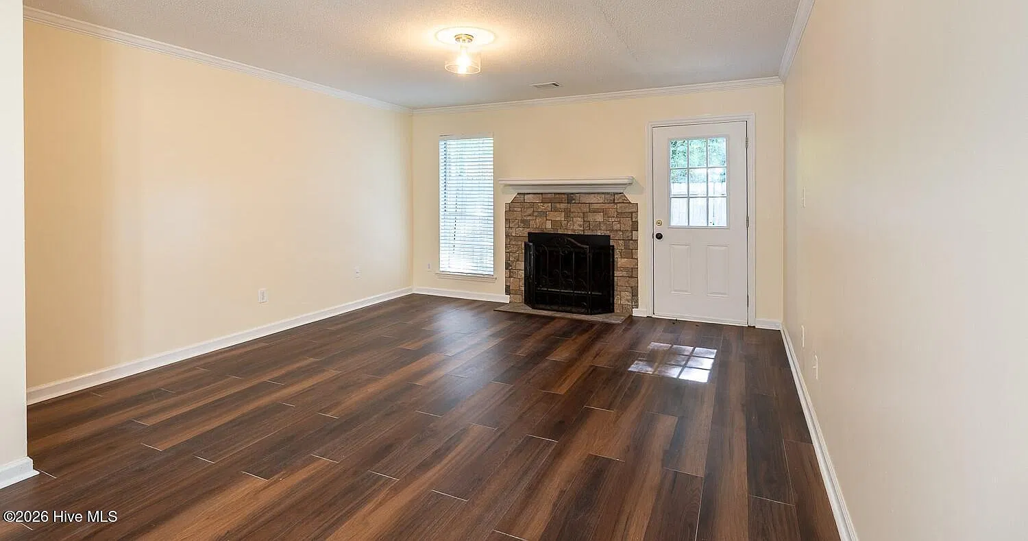 4714 Brookwood Dr — Photo 2