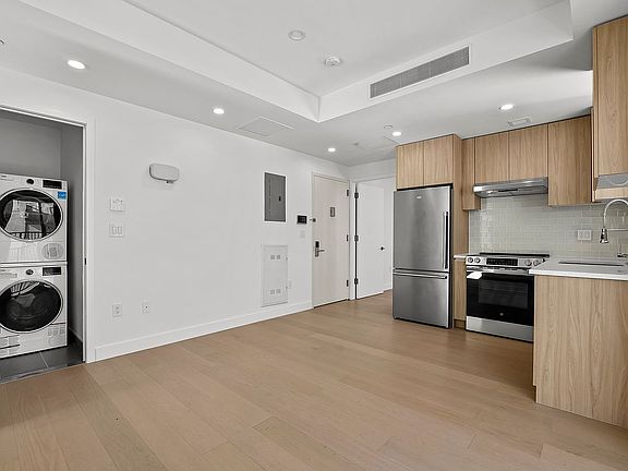 4th image of 150-02 Northern Blvd #3A
