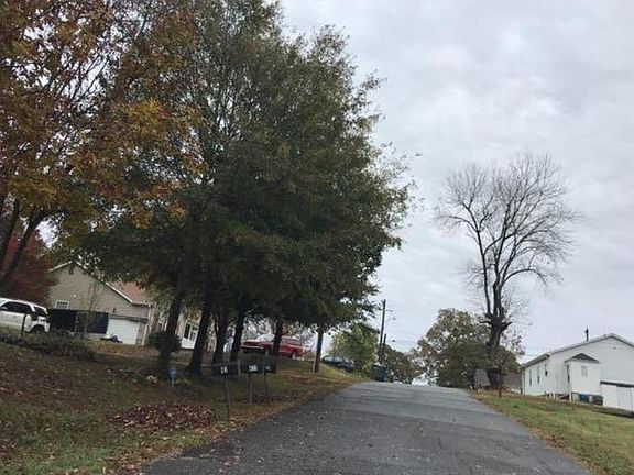 5th image of 431 Dutch Ave