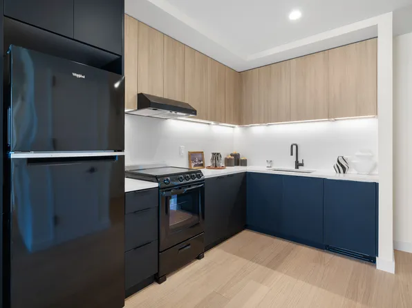 11 Ocean Parkway image 7 of 7