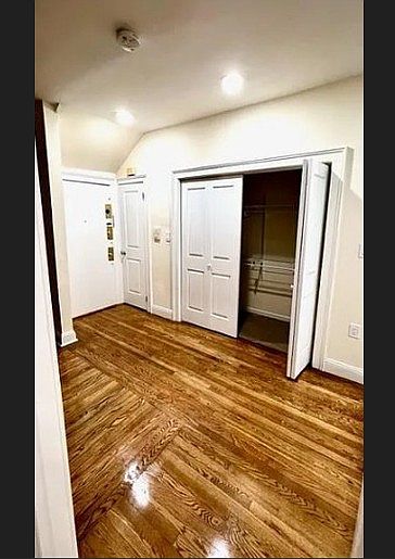2nd image of 289 Barrow St APT 1
