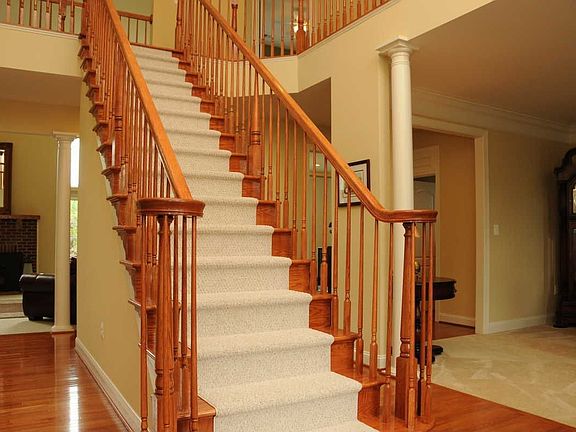 4th image of 5794 Gilesburg Dr