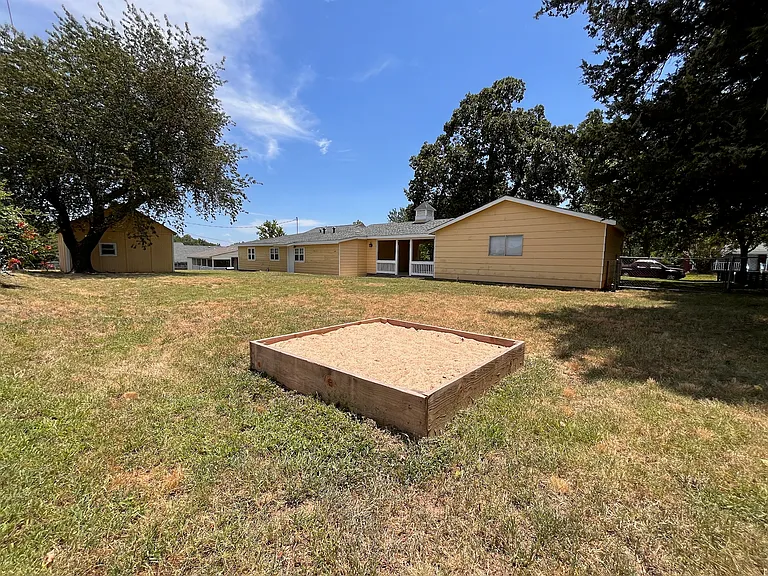 1225 Circle Dr — Photo 19