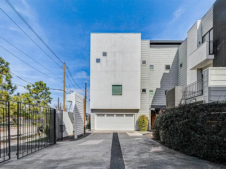 4115 Chartres St — Photo 3