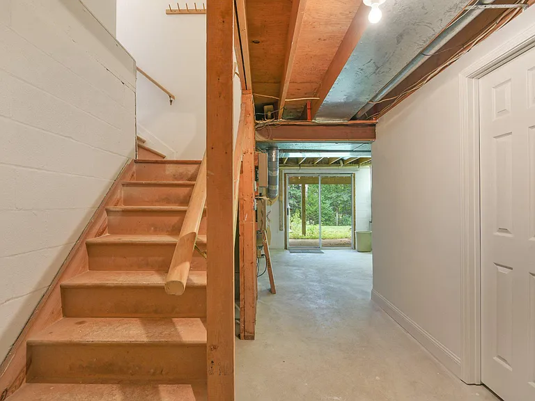 91 Premier Ct — Photo 39