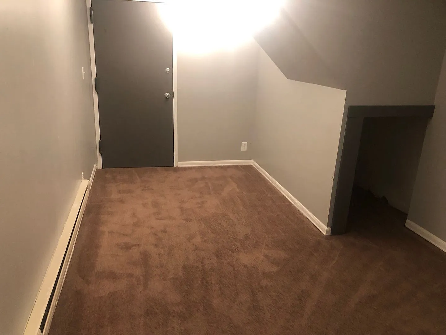 Bloomfield / Friendship - 1 BR basement apartment — Photo 4