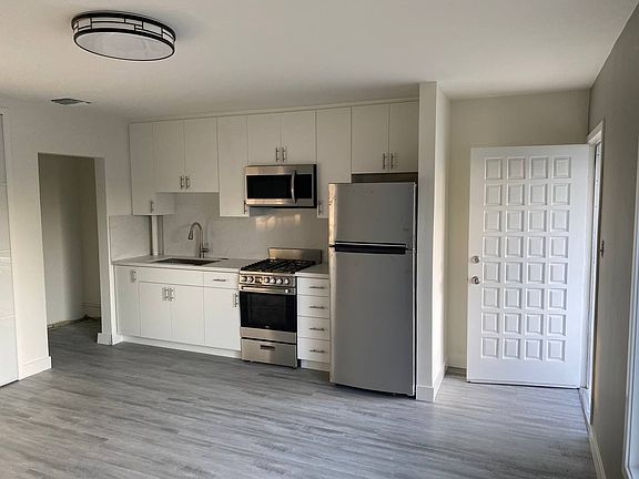 2nd image of 405 W Broadway Suite D