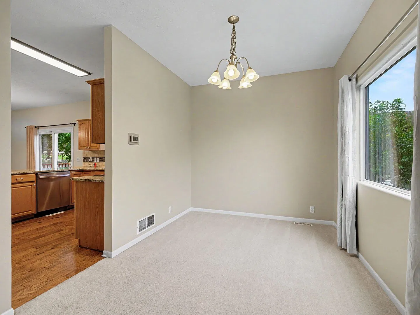 Fantastic Papillion 2-Story Back to Trail — Photo 4