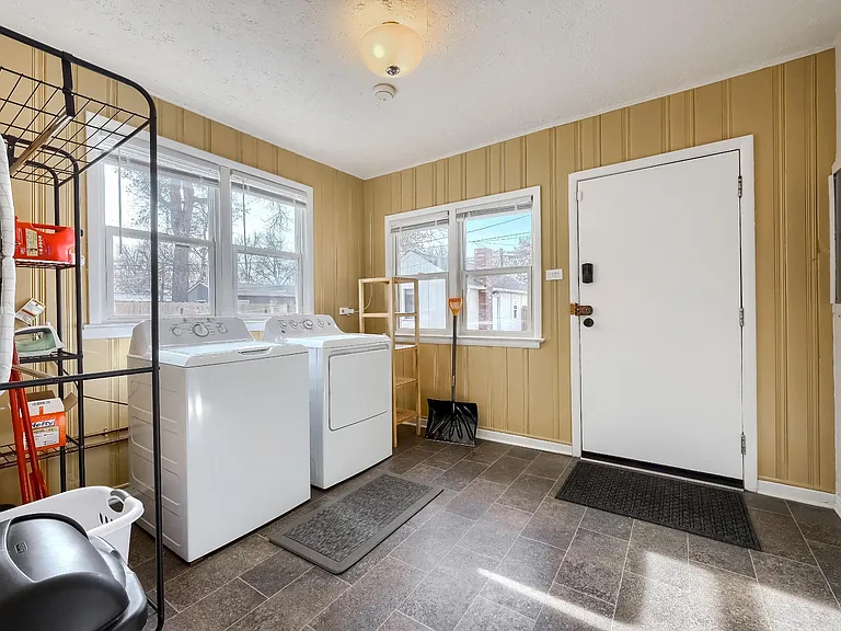 3039 S Bannock St — Photo 32