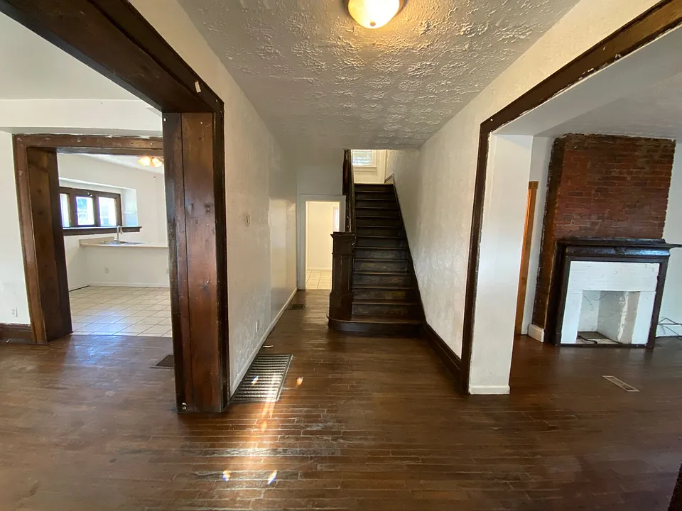 1929 Summit St
