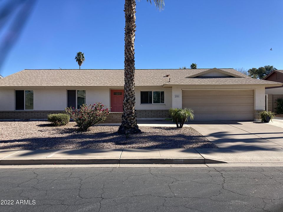 1st image of 2909 S Las Palmas
