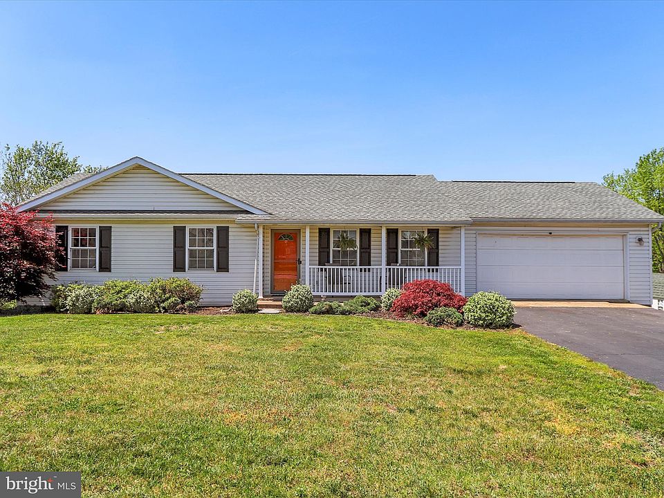 1st image of 383 Mimosa Dr