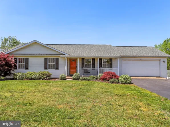 383 Mimosa Dr, Martinsburg, WV 25404