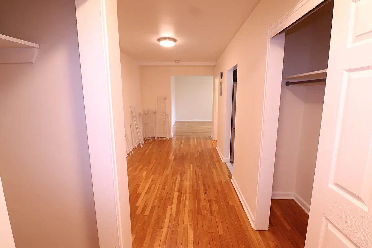 Building Photo - 3415 Parsons Blvd #3CC