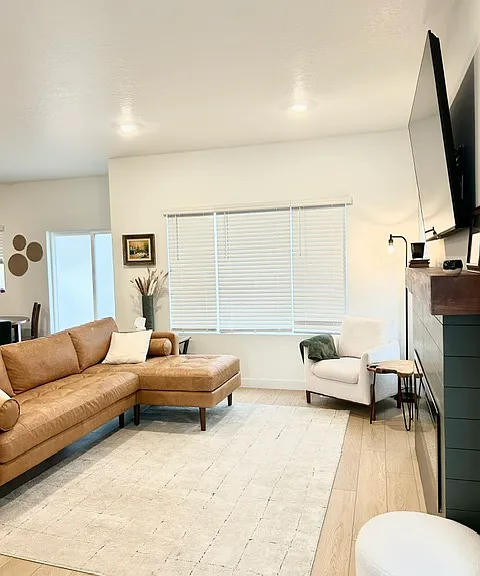 2302 N Canal View Ln — Photo 3