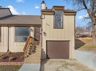 7400 W 56th Ter, Overland Park, KS 66202