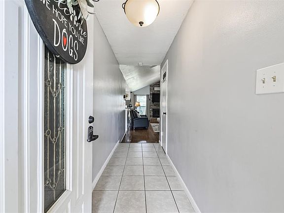 Front entry hallway.