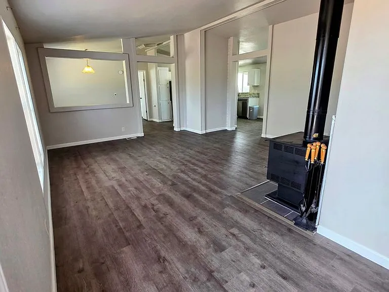 3545 Graham Ave — Photo 12