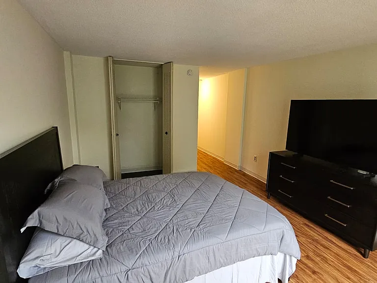 801 Yale Ave #202 — Photo 3