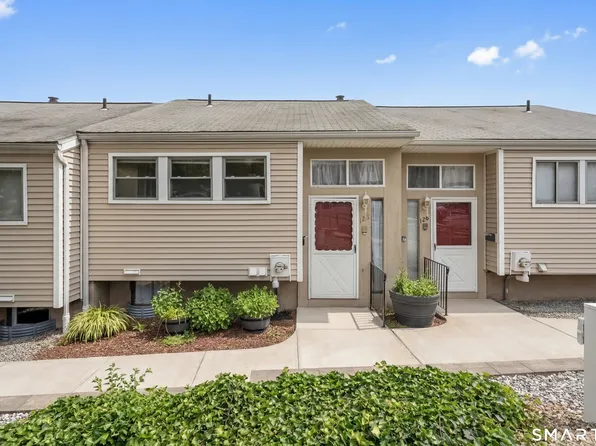 128 Shepards Knoll Drive #128, Hamden, CT 06514