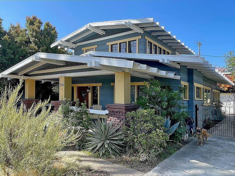 2nd image of 2211 Prospect Ave