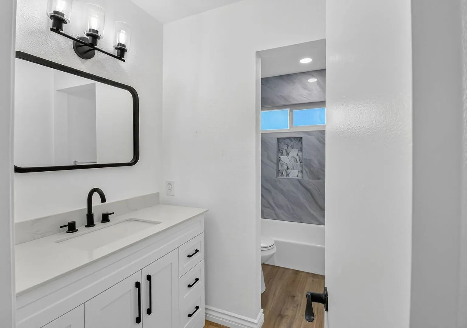 Charming 1-Bedroom Condo in Convenient Escondido Location — Photo 4