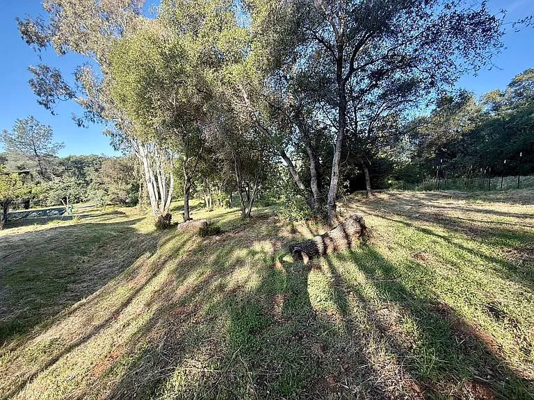 16083 Indian Springs Ranch Rd — Photo 33