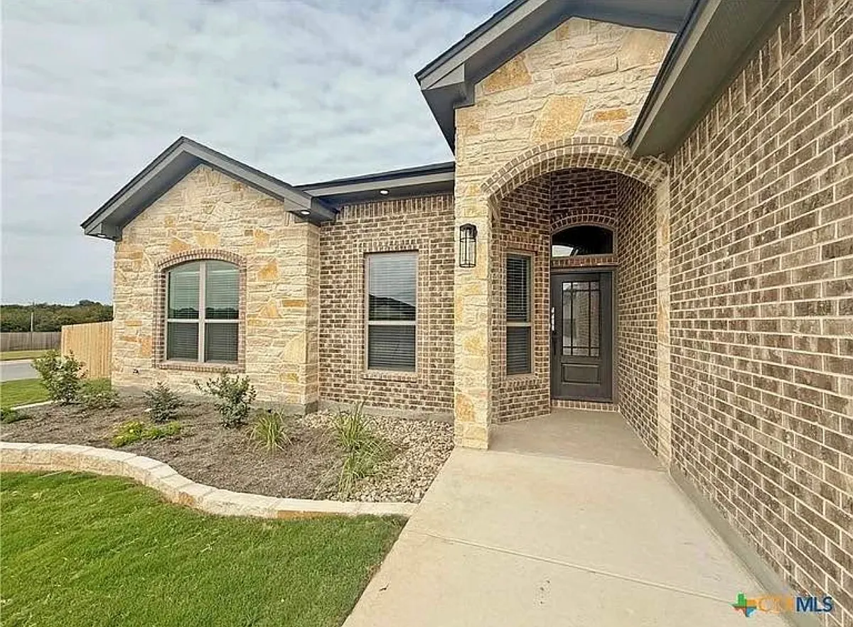 Building Photo - 5405 Espiritu Santo