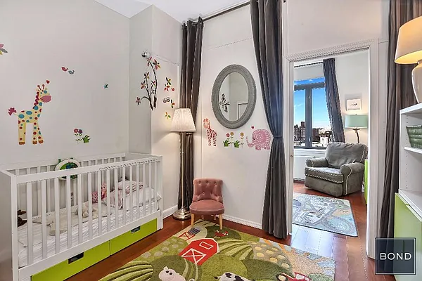 Sold by Bond New York | media 5