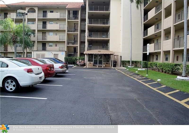 2nd image of 3905 N Nob Hill Rd APT 311