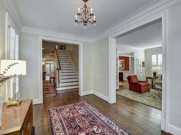 3rd image of 3475 Paces Ferry Cir SE