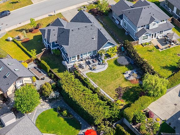 3rd image of 880 Pratt Rd