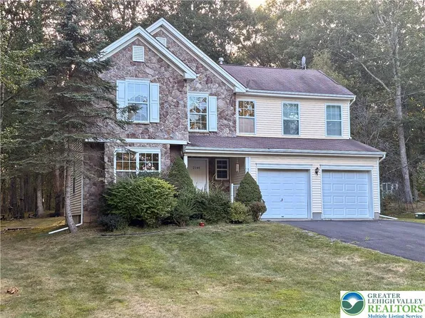 2146 Bedford Dr, Bushkill, PA 18324